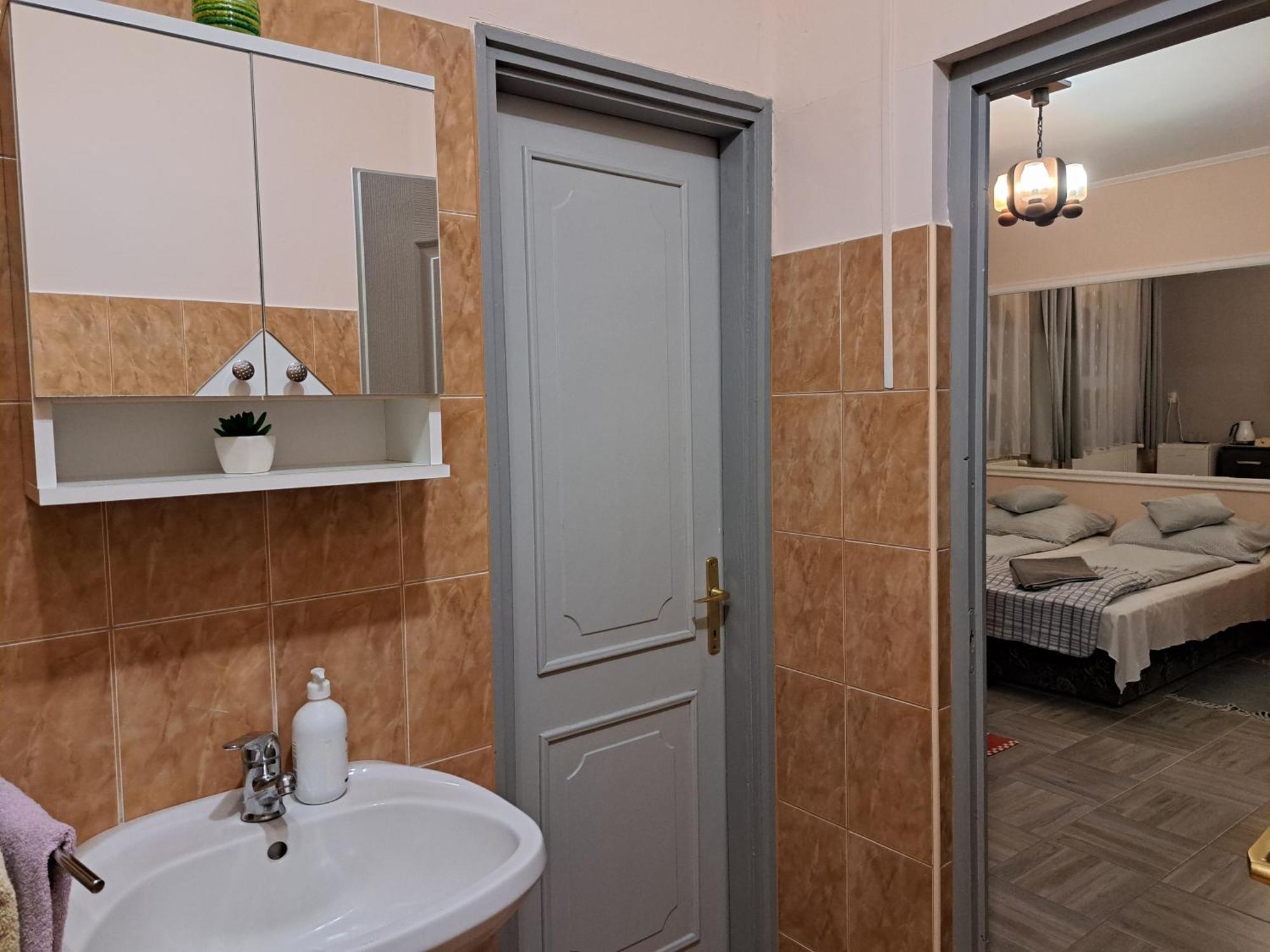 Bed and Breakfast Kisdiófa Panzió és Vendéglő à Vajdácska Extérieur photo