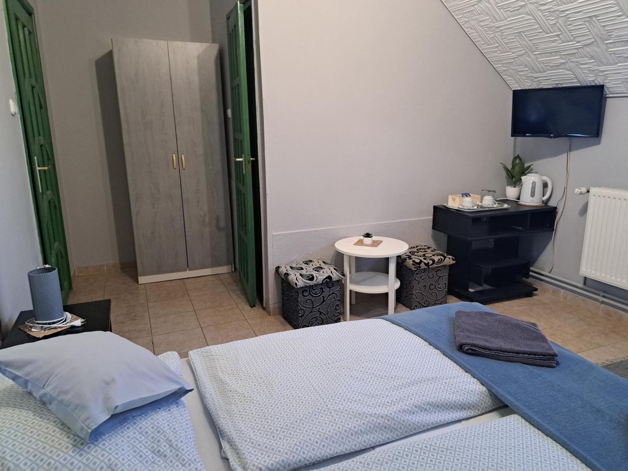 Bed and Breakfast Kisdiófa Panzió és Vendéglő à Vajdácska Extérieur photo