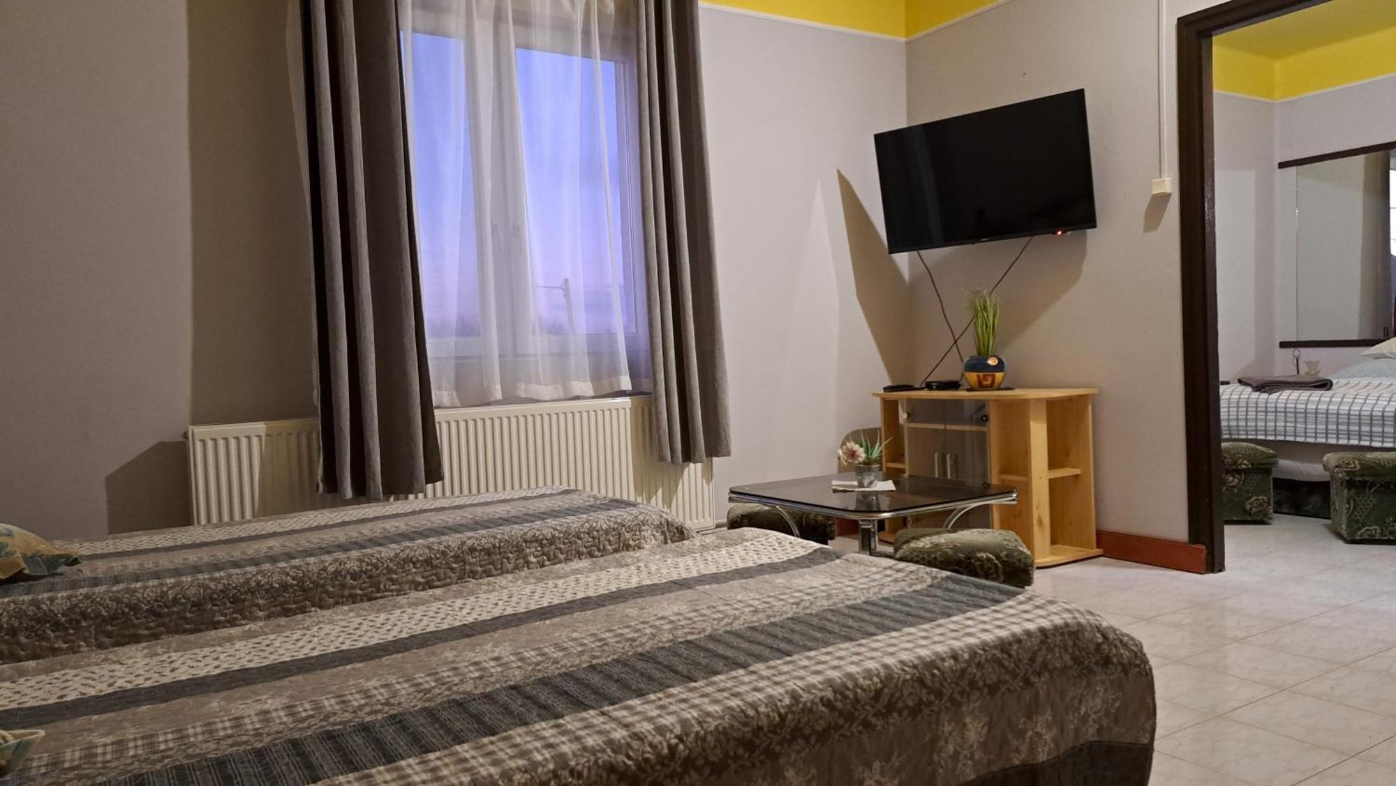 Bed and Breakfast Kisdiófa Panzió és Vendéglő à Vajdácska Extérieur photo