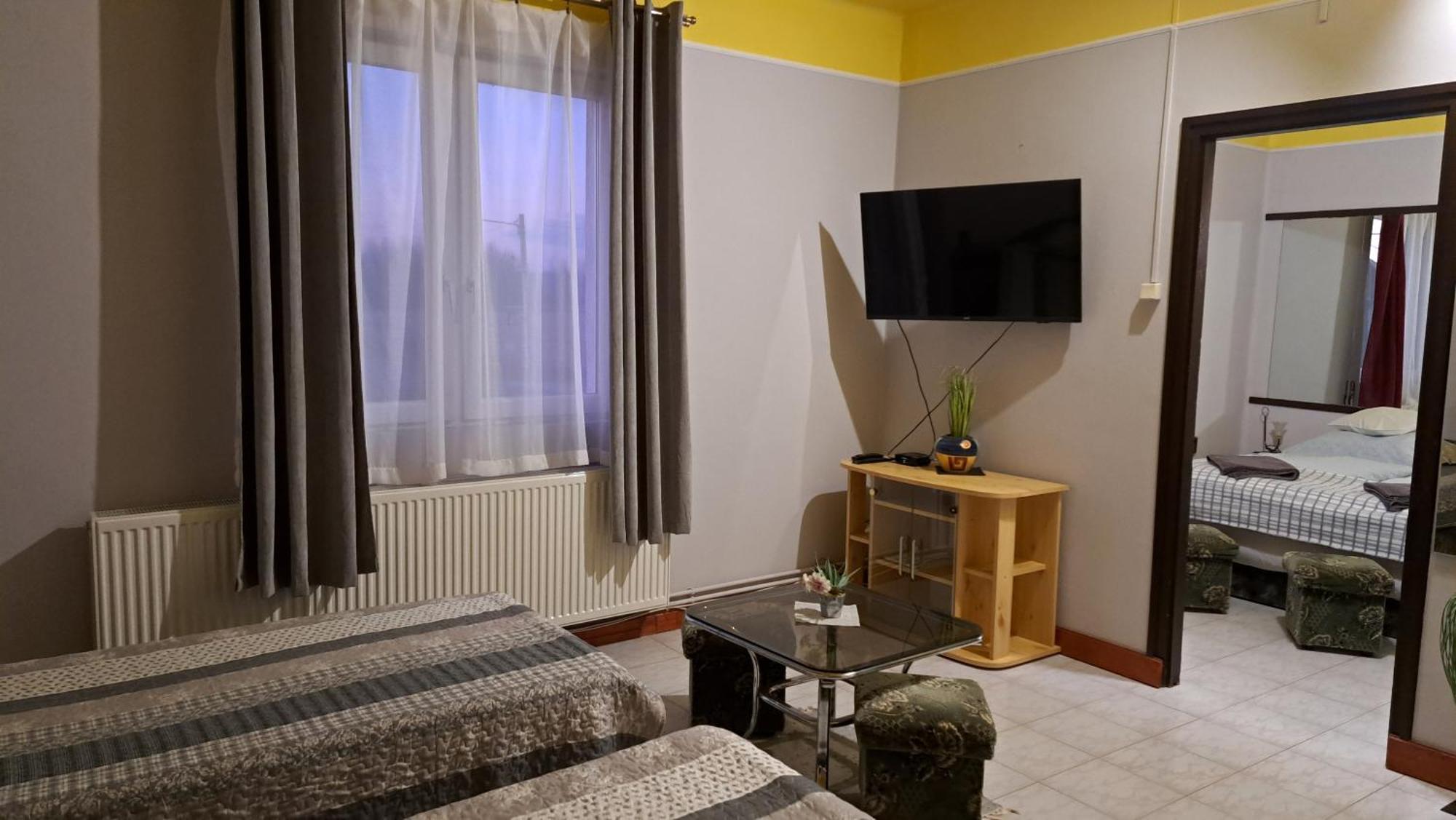 Bed and Breakfast Kisdiófa Panzió és Vendéglő à Vajdácska Extérieur photo