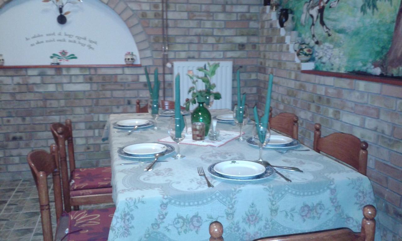 Bed and Breakfast Kisdiófa Panzió és Vendéglő à Vajdácska Extérieur photo